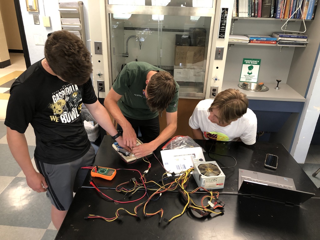 Digging into some Electrical Engineering at the HS STEM Club.  Special thanks to parent Mr. David Yates for guiding the exploration! Bright futures in STEM!